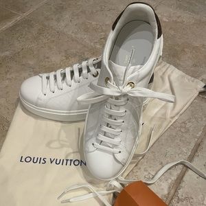 Like new Louis Vuitton “Time Out” sneakers, 38/8